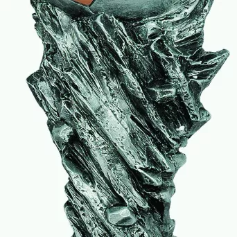 65582 figurka odlewana złoto-srebrna  PIŁKA NOŻNA h-37 cm