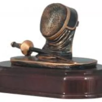 RF2820 Figurka odlewana SZERMIERKA h-12 cm